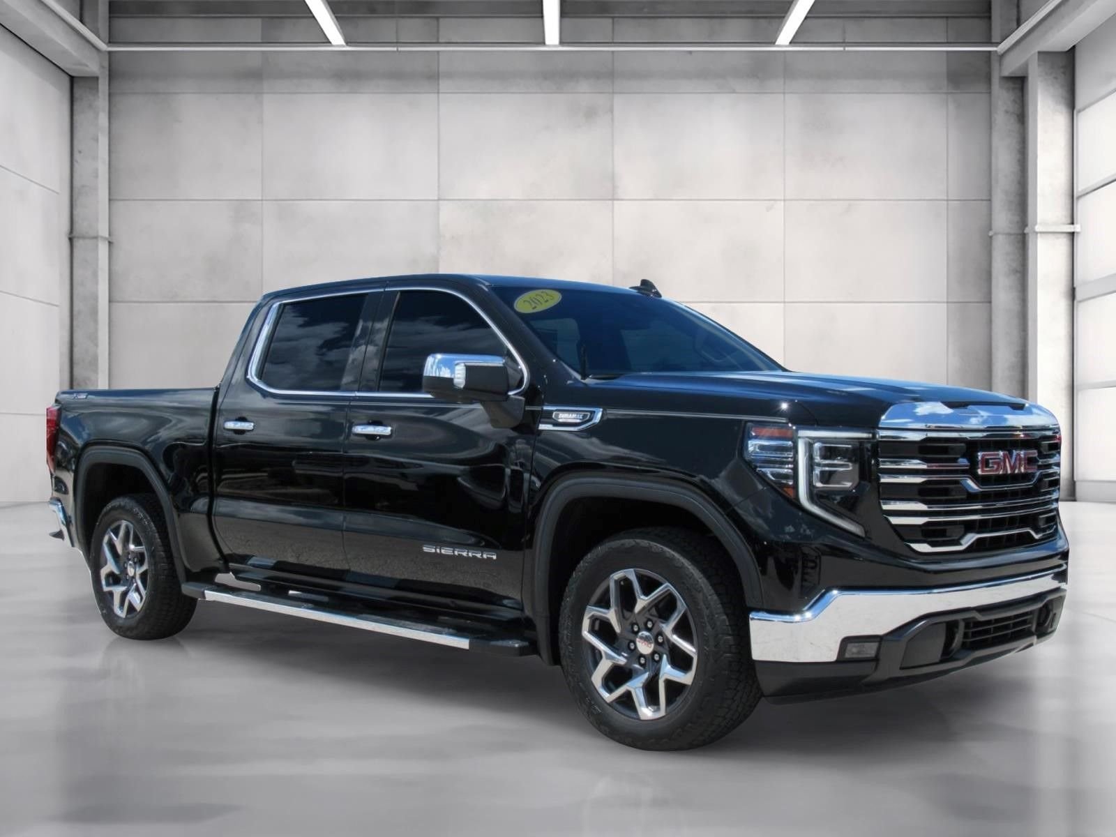 Used 2023 Black GMC SLT image 1