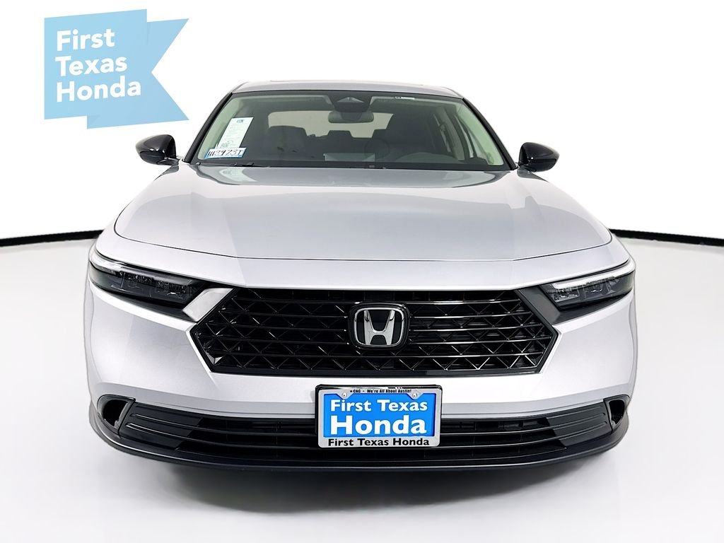 New 2026 Solar Silver Metallic Honda SE image 2