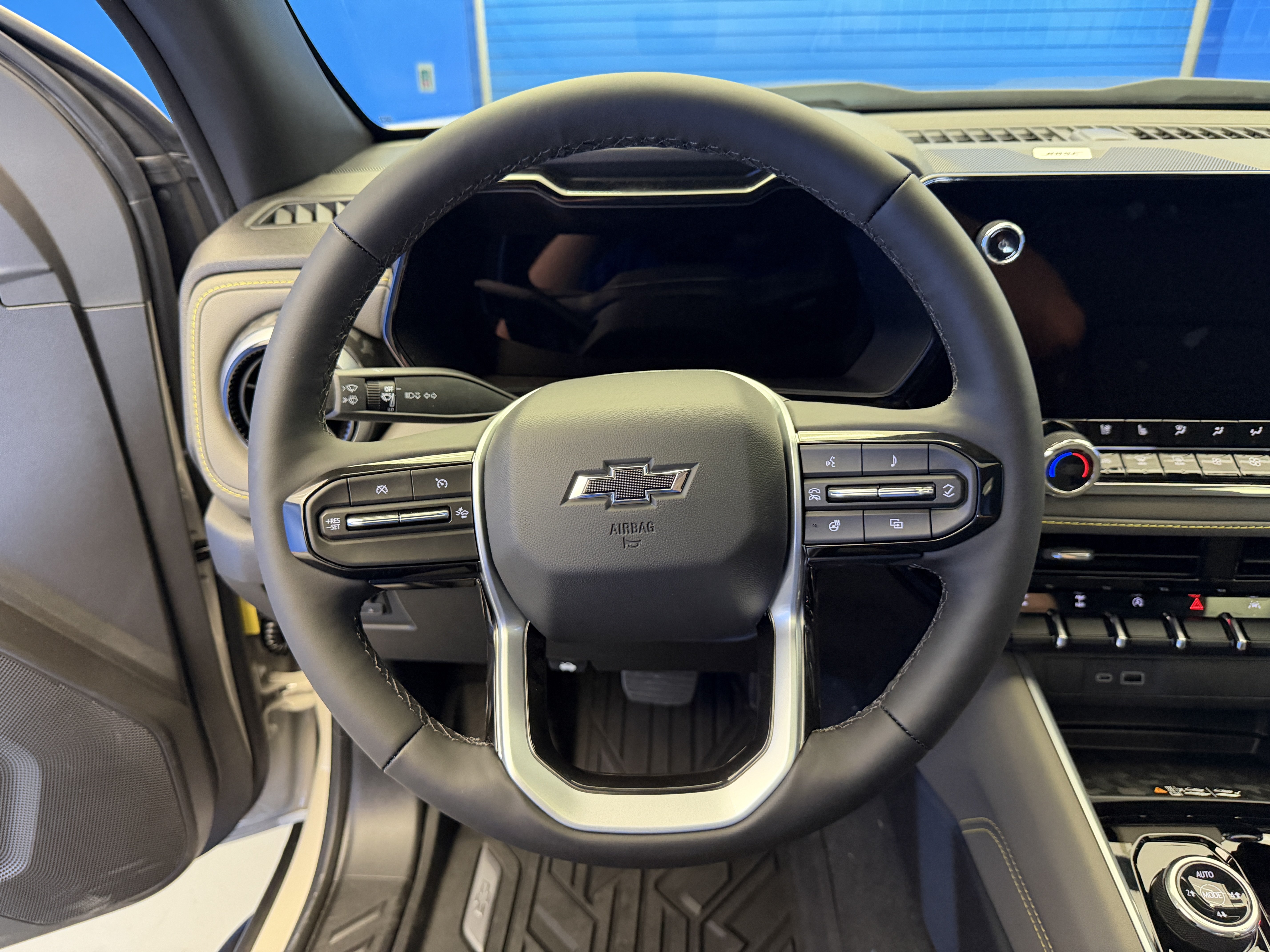 2026 Chevrolet Colorado ZR2 - Photo 14