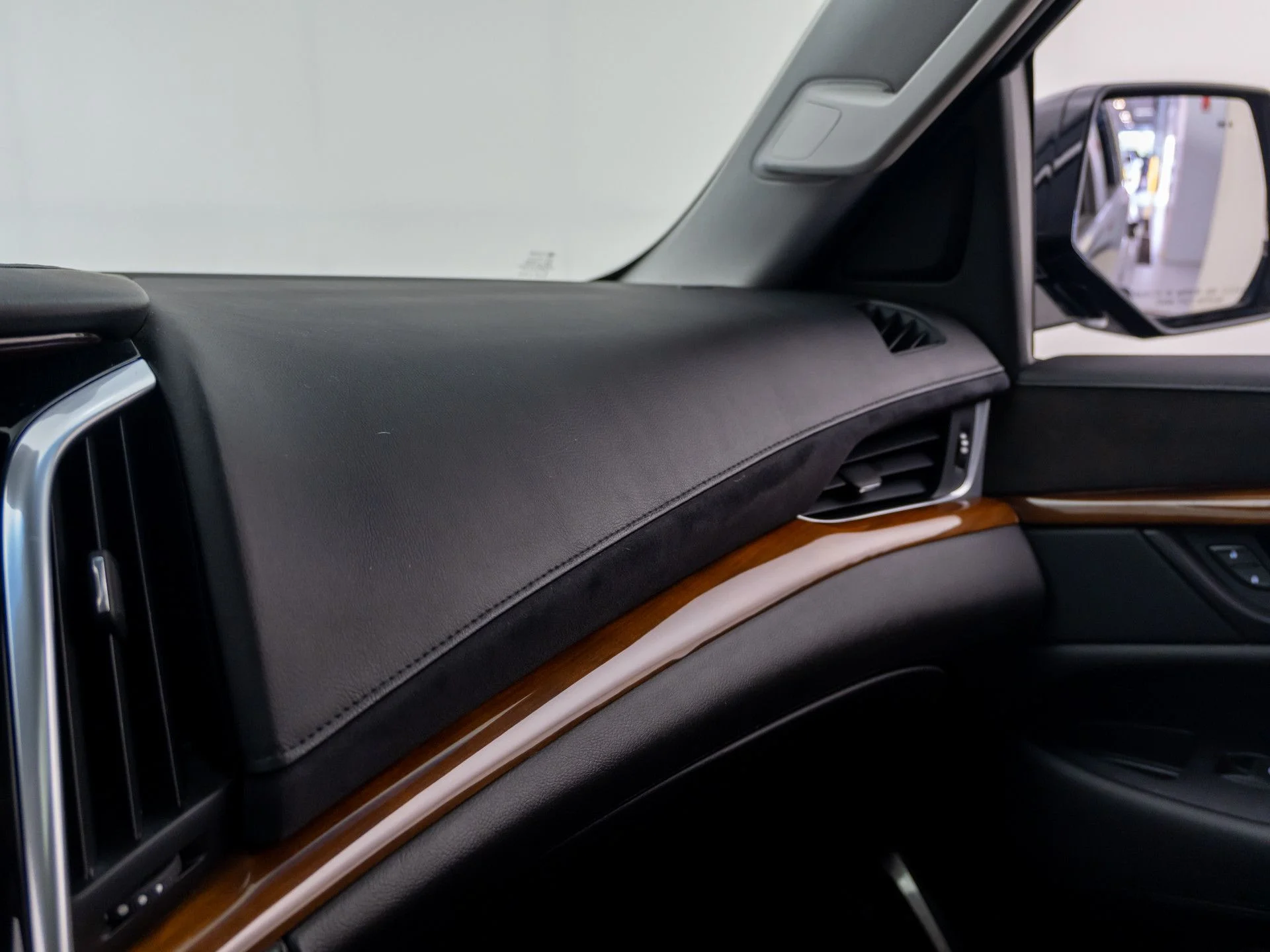 Used 2019 Black Cadillac Luxury image 32
