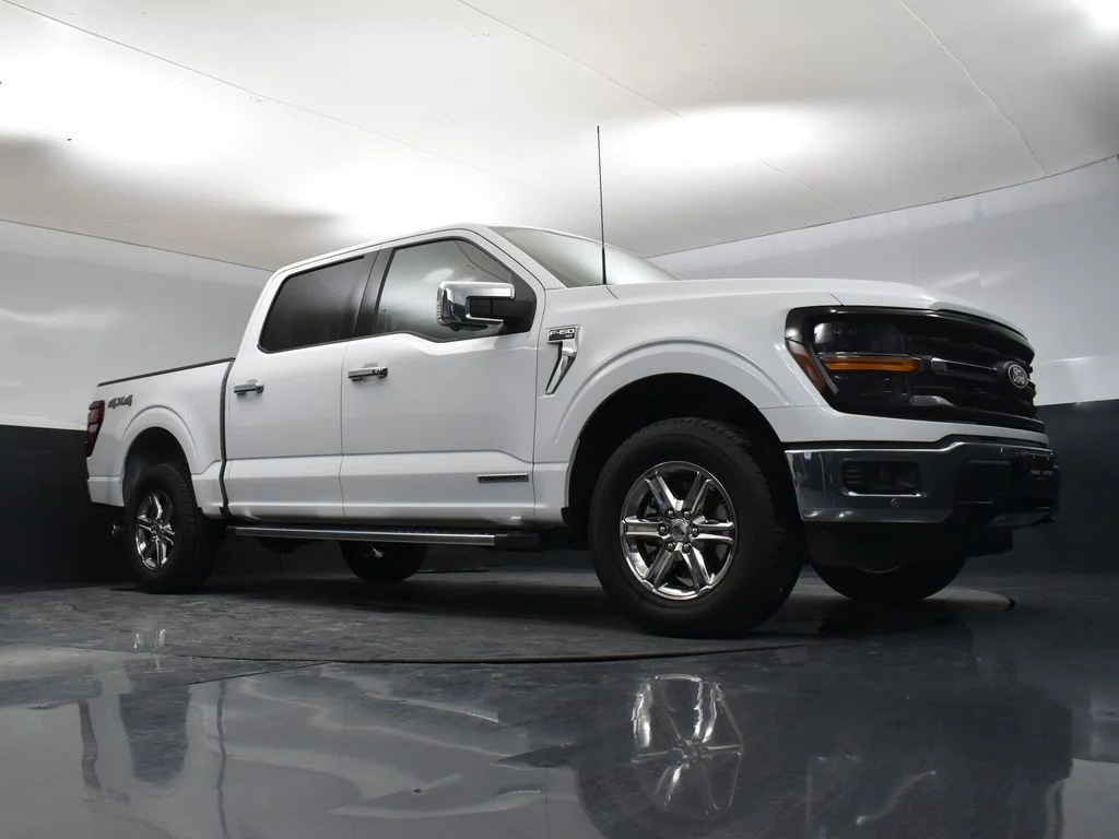 Used 2024 White Ford XLT image 9