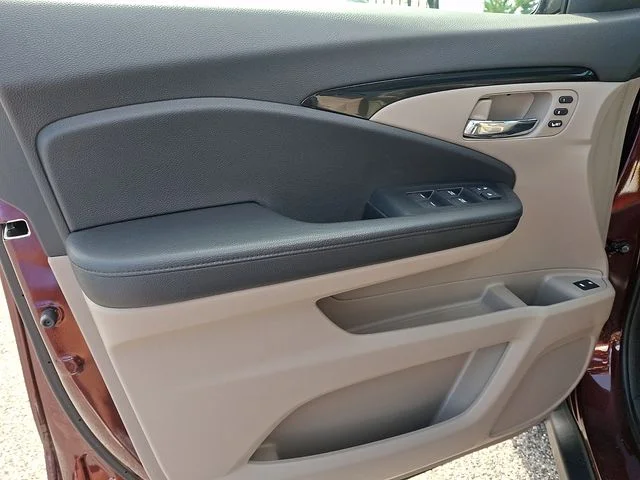 Used 2019 Deep Scarlet Pearl Honda Touring image 14
