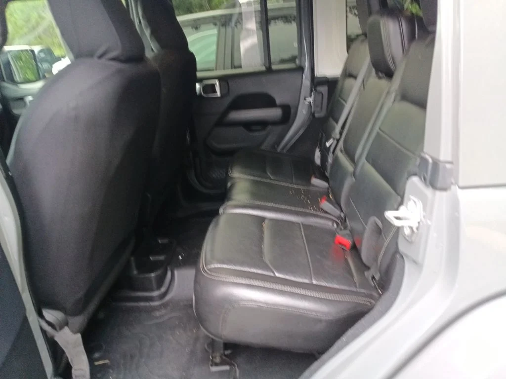 Used 2018 Gray Jeep Unlimited Sahara image 5
