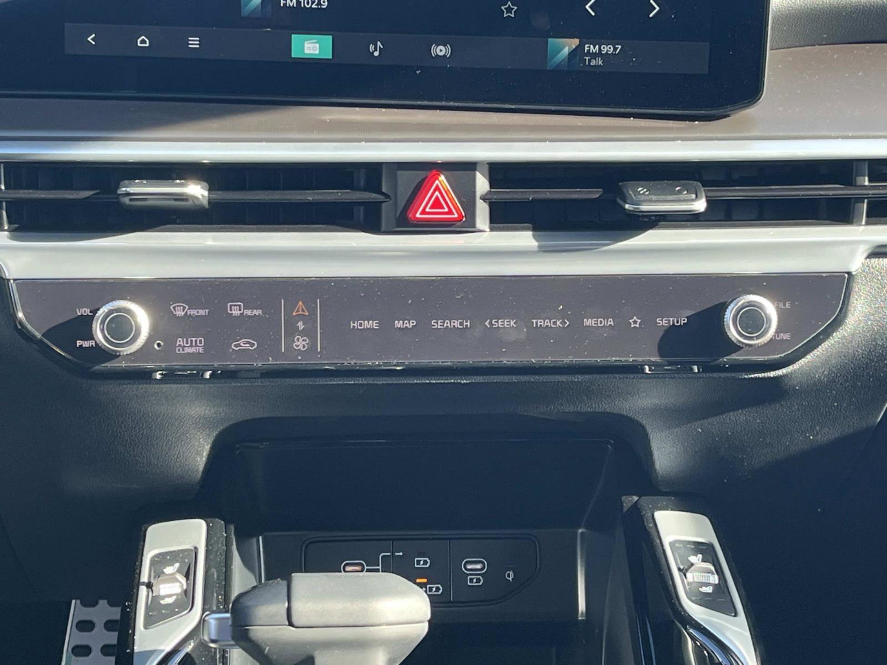 2025 Kia Sorento SX - Photo 15