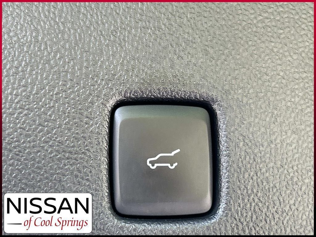 Used 2021 Black Ford SEL image 15