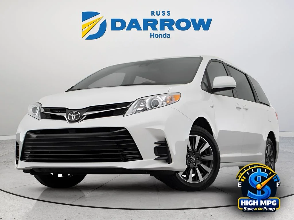 Used 2018 White Toyota LE image 11