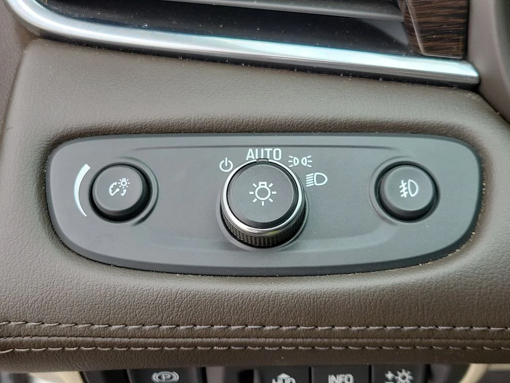 Used 2019 Silver Buick Premium I Group image 18