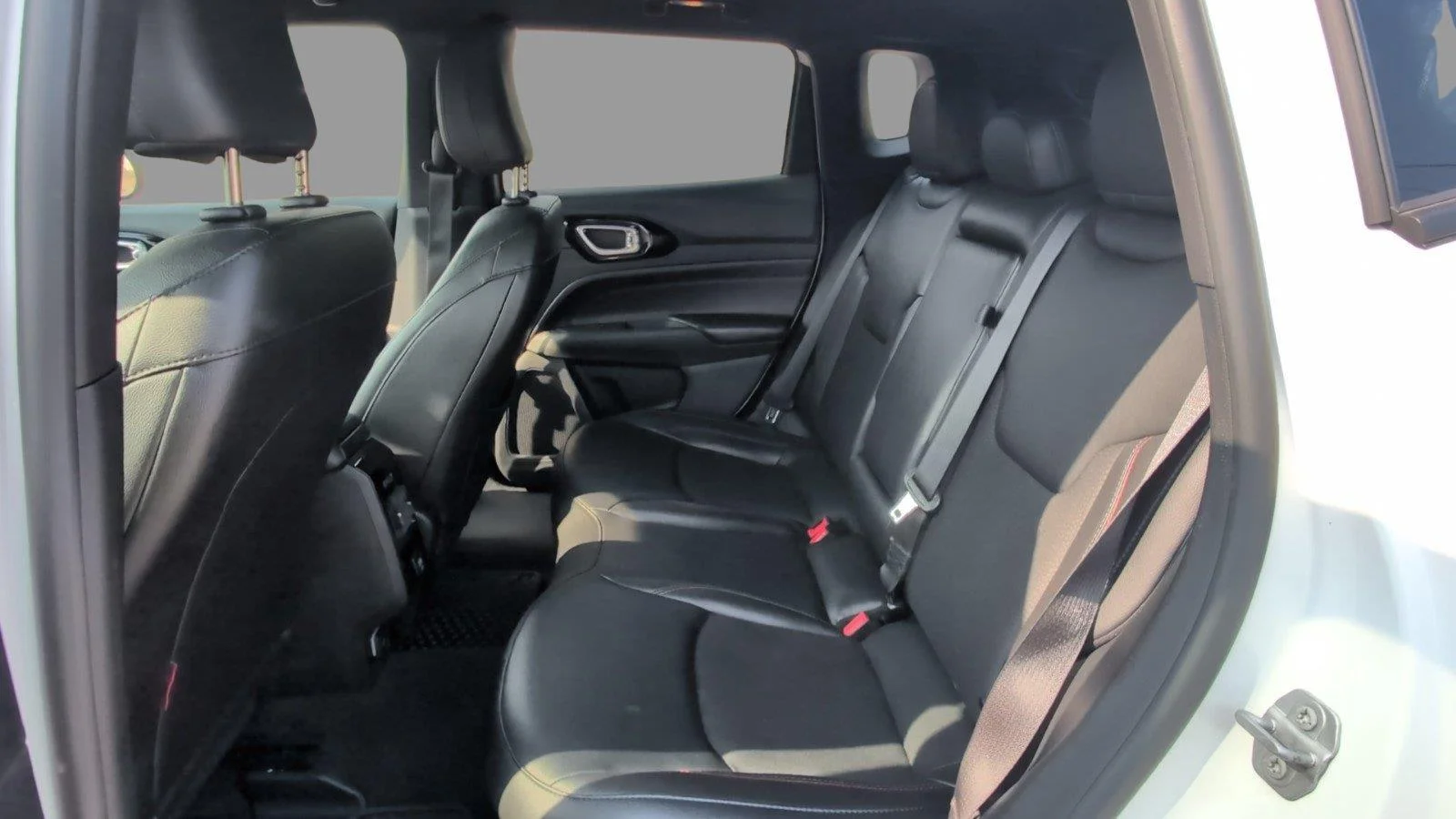 Used 2025 Bright White Clearcoat Jeep Trailhawk image 35
