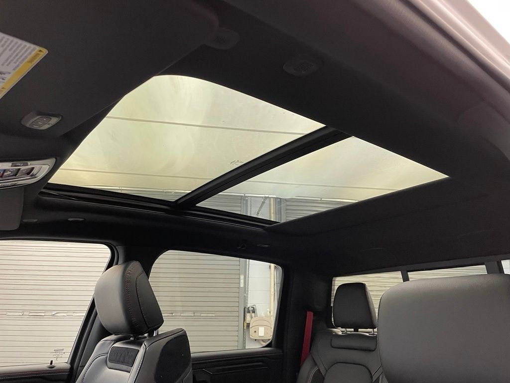 New 2026 Bright White Clear-Coat Exterior Paint RAM Laramie America 250 image 19