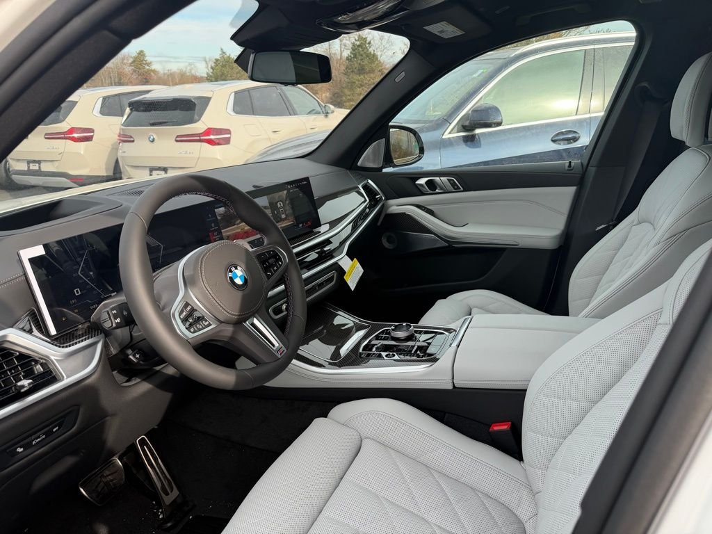 New 2026 Alpine White BMW M60i image 5