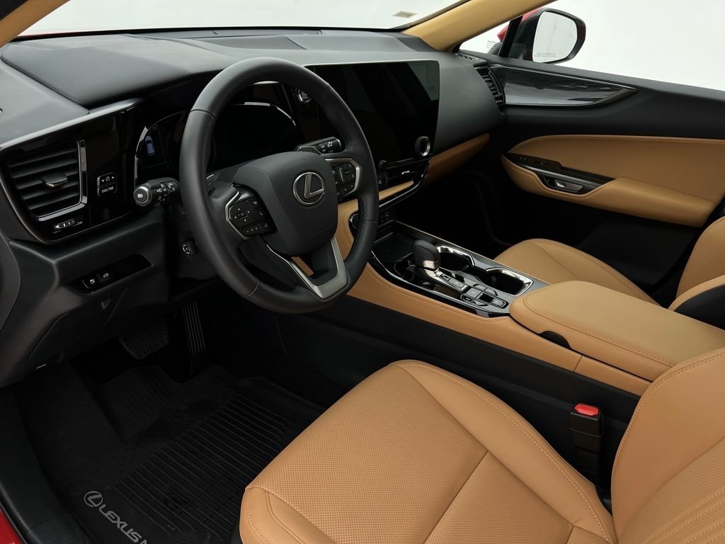 2025 Lexus NX 350 - Photo 16