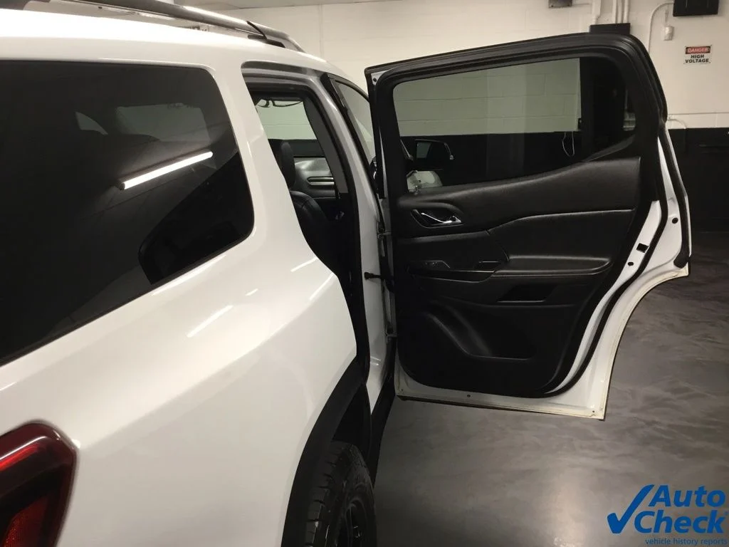 Used 2022 White GMC AT4 image 36