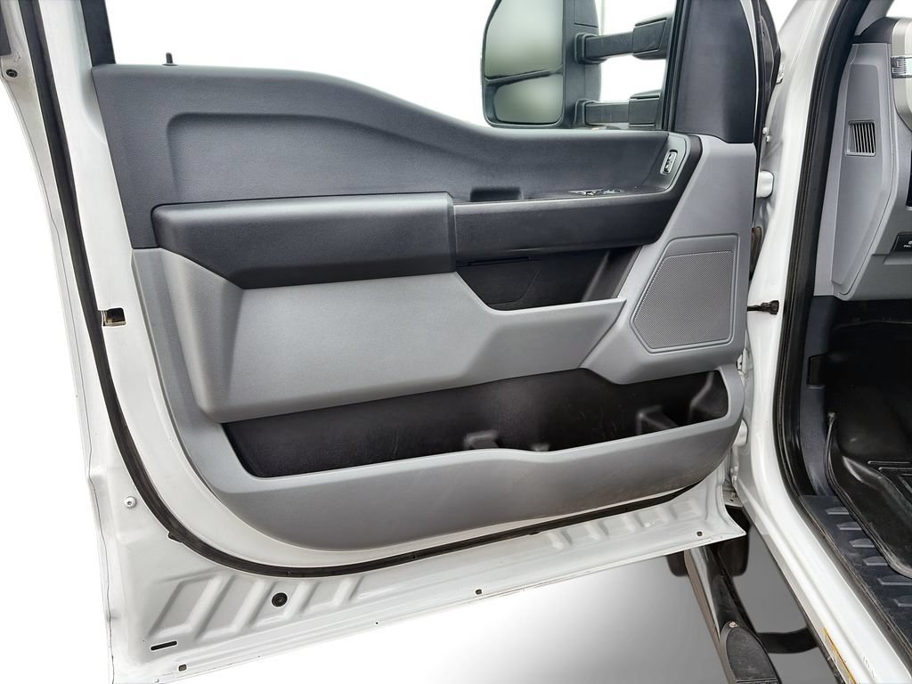 Used 2024  Ford XL image 23