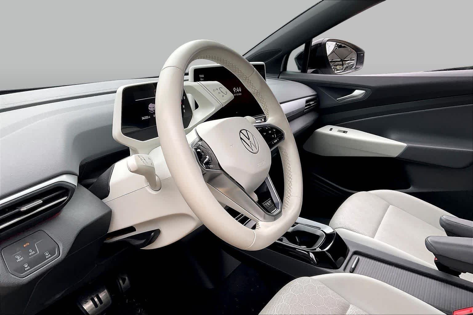 Used 2021 Glacier White Metallic/Black Roof Volkswagen 1st Edition image 17