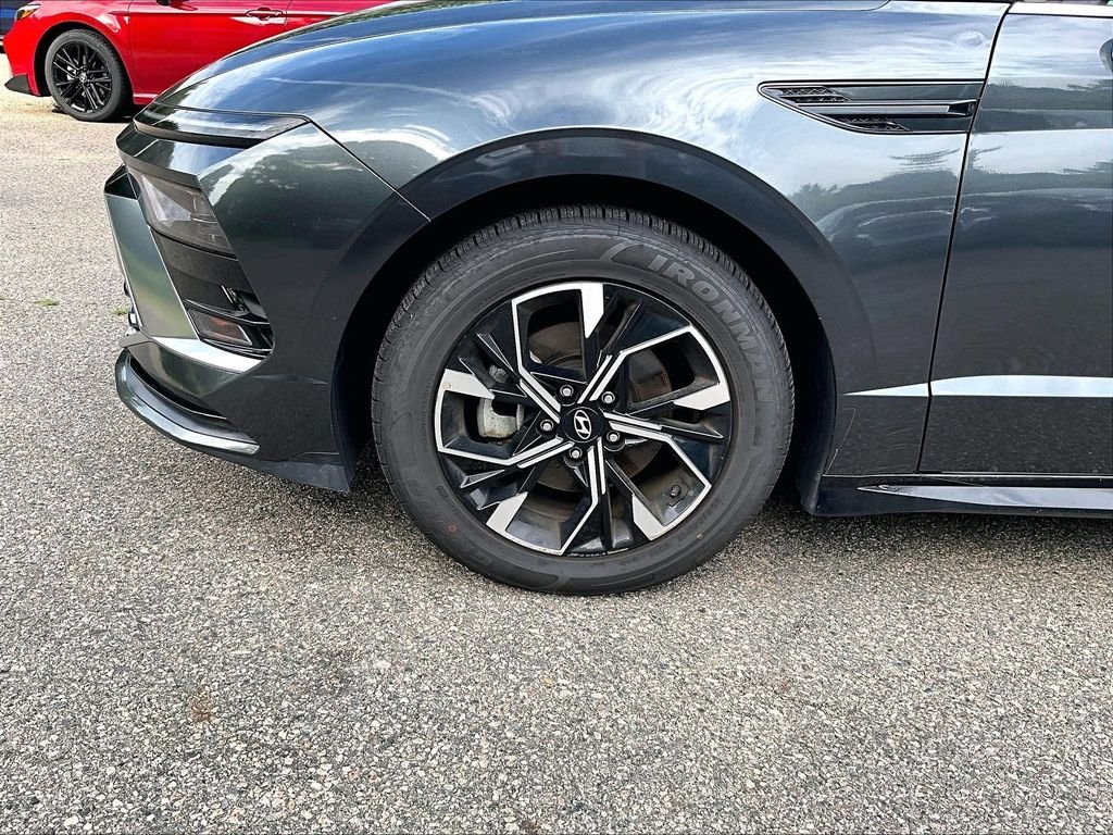 Used 2024 Gray Hyundai SEL image 7