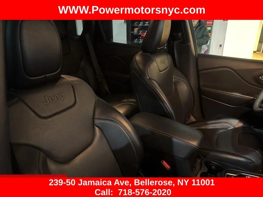 Used 2023 White Jeep Altitude image 16