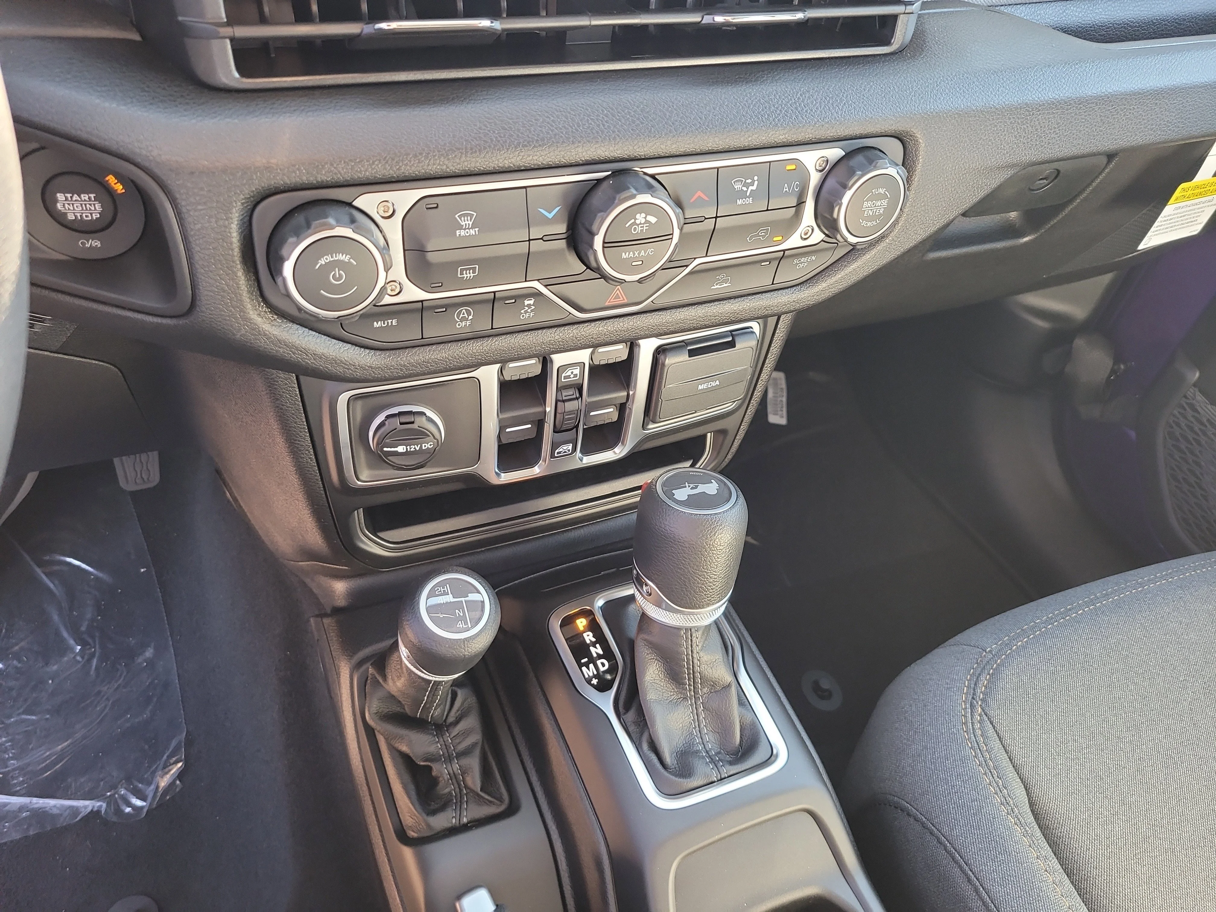 New 2026 Reign Jeep Sport image 18