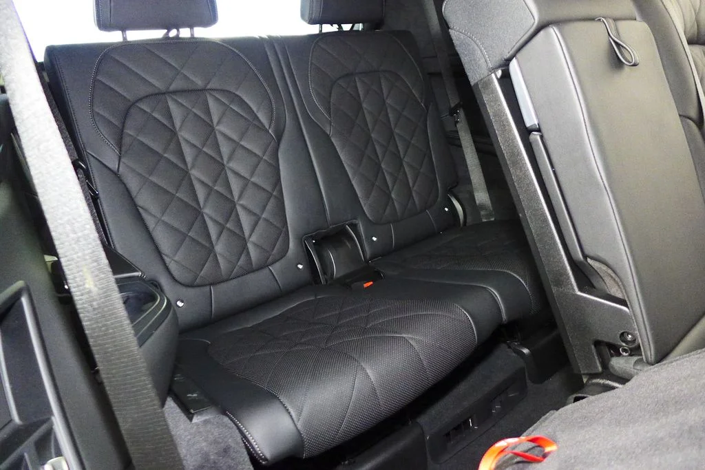 Used 2024 Black BMW xDrive40i image 21