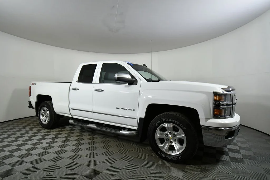 Used 2015 White Chevrolet LTZ image 9