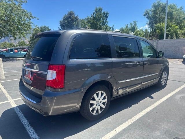 Used 2016 Granite Crystal Metallic Clearcoat Chrysler Touring image 3