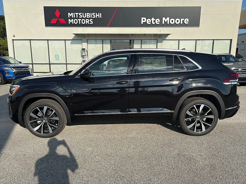 New 2026 Deep Black Pearl Volkswagen 2.0T SEL Premium R-Line 4MOTION image 3