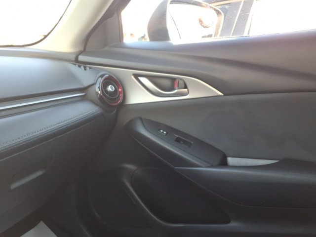 Used 2018 White Mazda Sport image 22