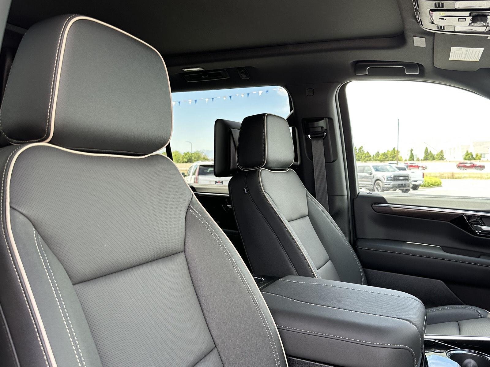 New 2026 Polar White Tricoat Chevrolet Premier image 39