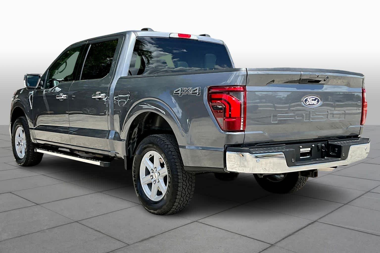 Used 2025 Carbonized Gray Metallic Ford LARIAT image 20