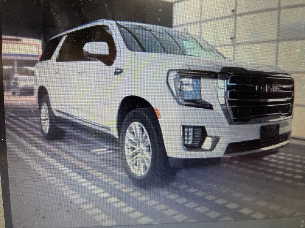 Used 2024 White GMC SLT image 3