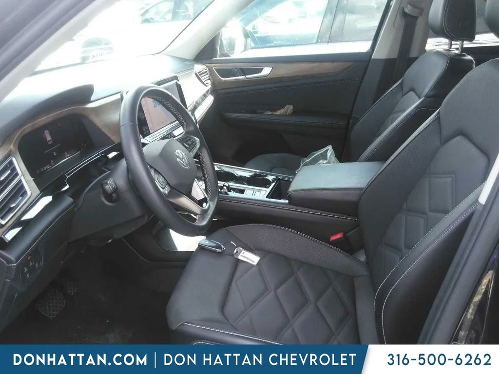 Used 2024 Red Volkswagen 2.0T SE w/Technology image 10