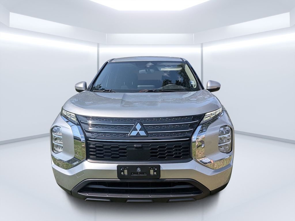 Used 2024  Mitsubishi ES image 8