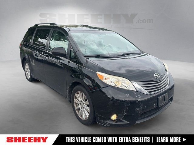 Used 2013 Black Toyota XLE image 1