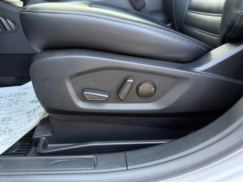 Used 2023 Silver Ford SEL image 19