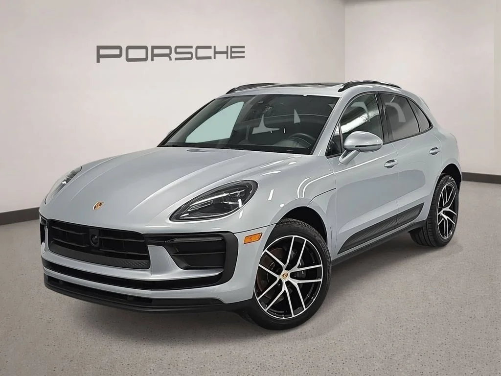 2025 Porsche Macan -'s photo