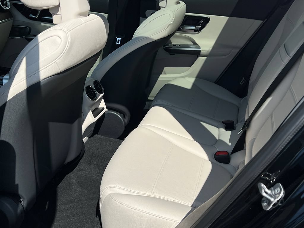 New 2027 Black Mercedes-Benz GLC 300 image 54