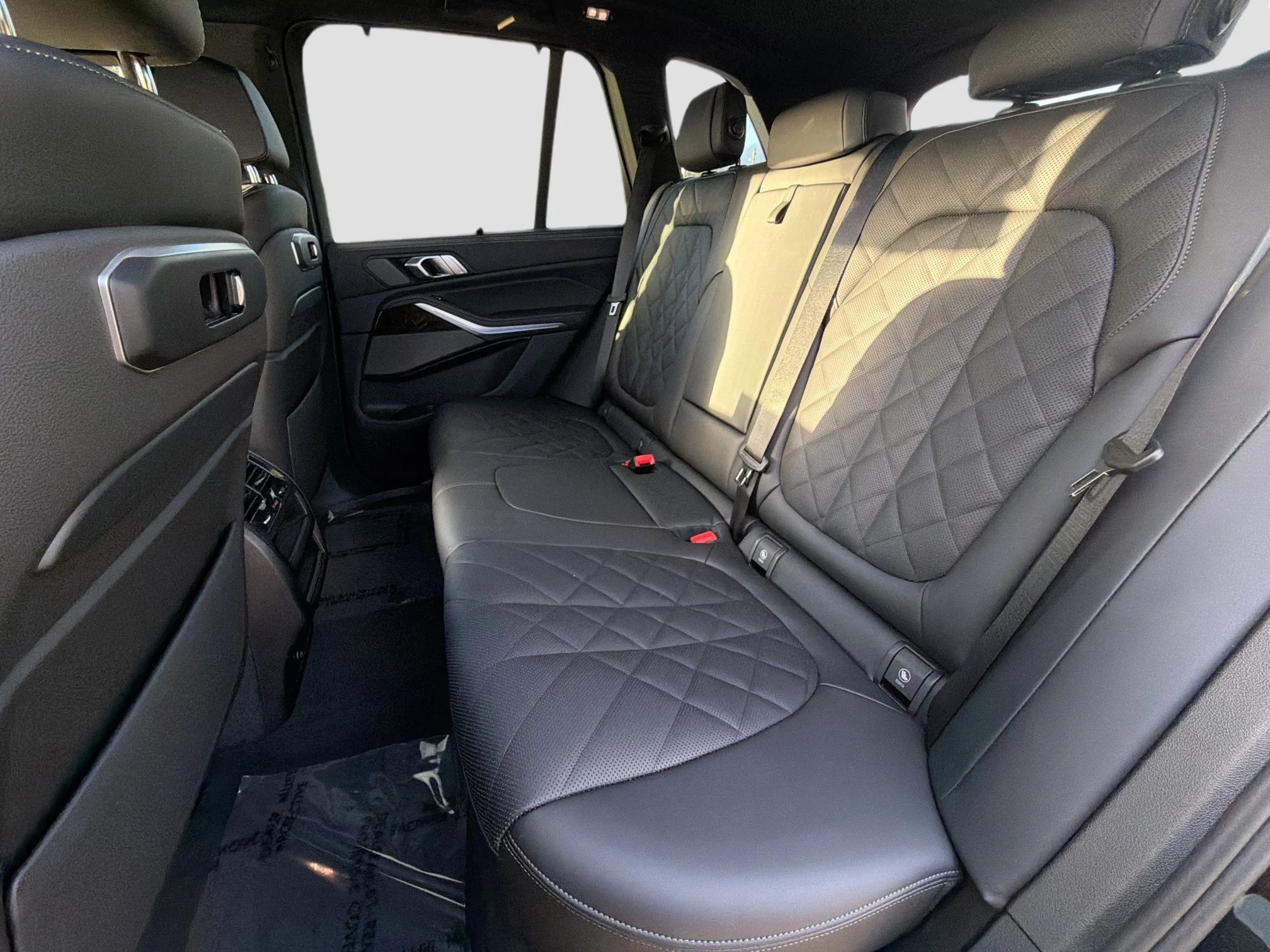 New 2026 Black Sapphire Metallic BMW xDrive50e image 21