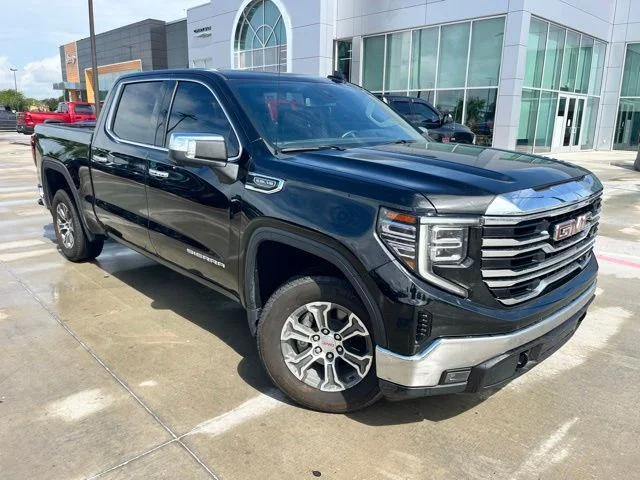 Used 2025 Black GMC SLT image 1