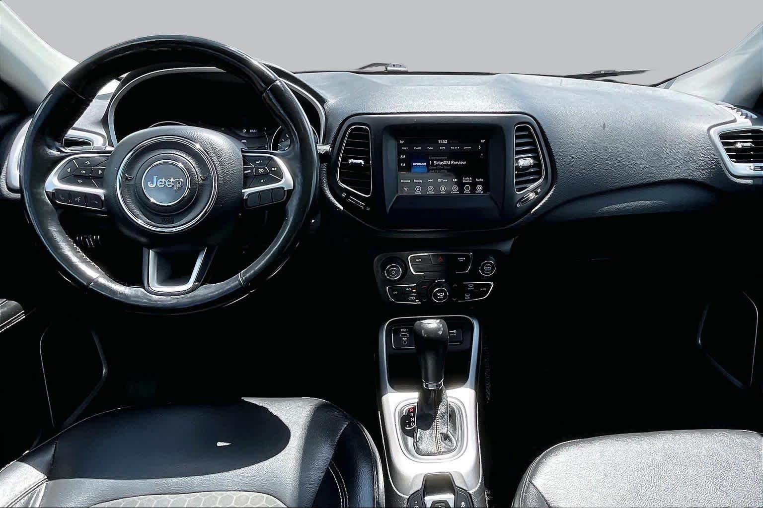Used 2019 Billet Silver Metallic Clear Coat Jeep Latitude image 15