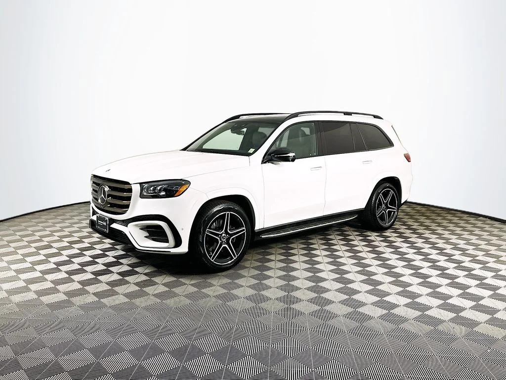 Used 2025  Mercedes-Benz GLS 450 image 3