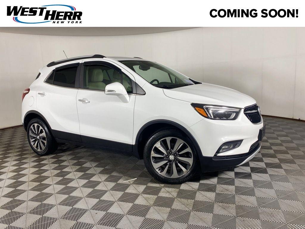 Used 2017 Summit White Buick Essence image 1