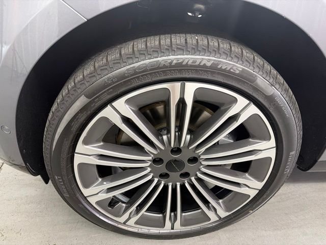 New 2026 Eiger Grey Land Rover SE image 25