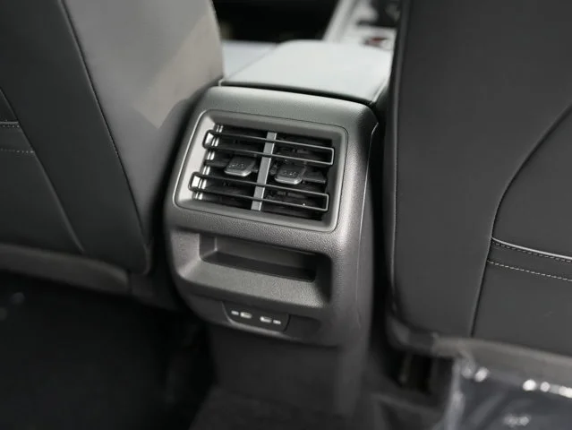 2026 Volkswagen Tiguan SE - Photo 30