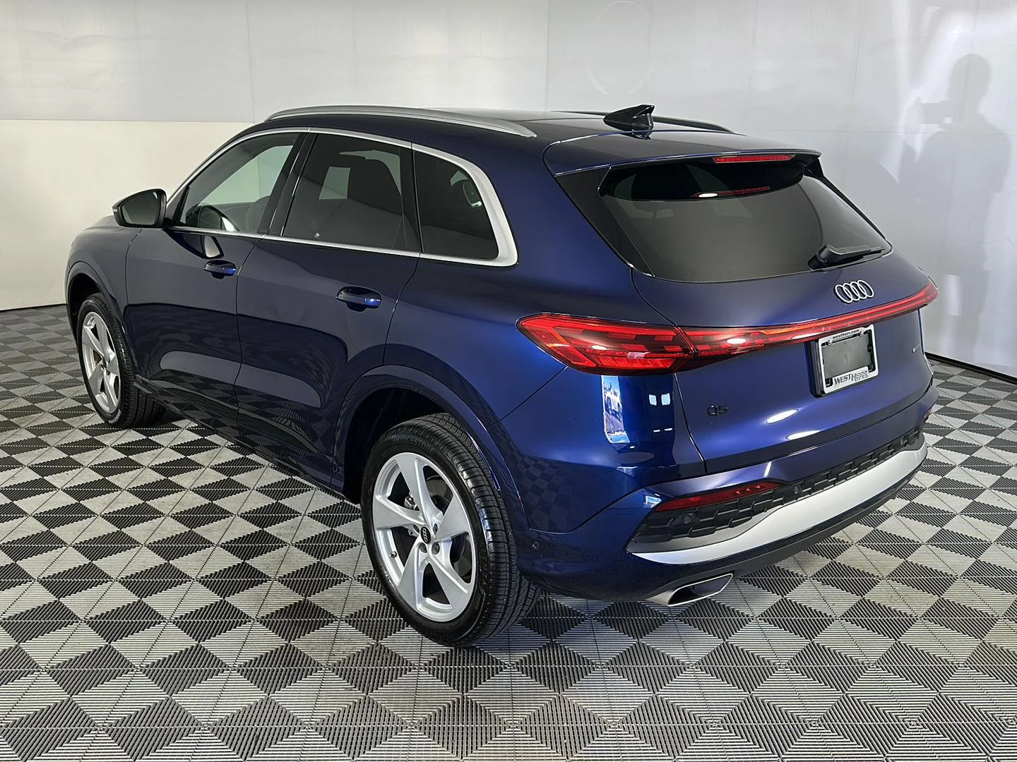 Used 2025 Navarra Blue Metallic Audi Premium Plus image 12