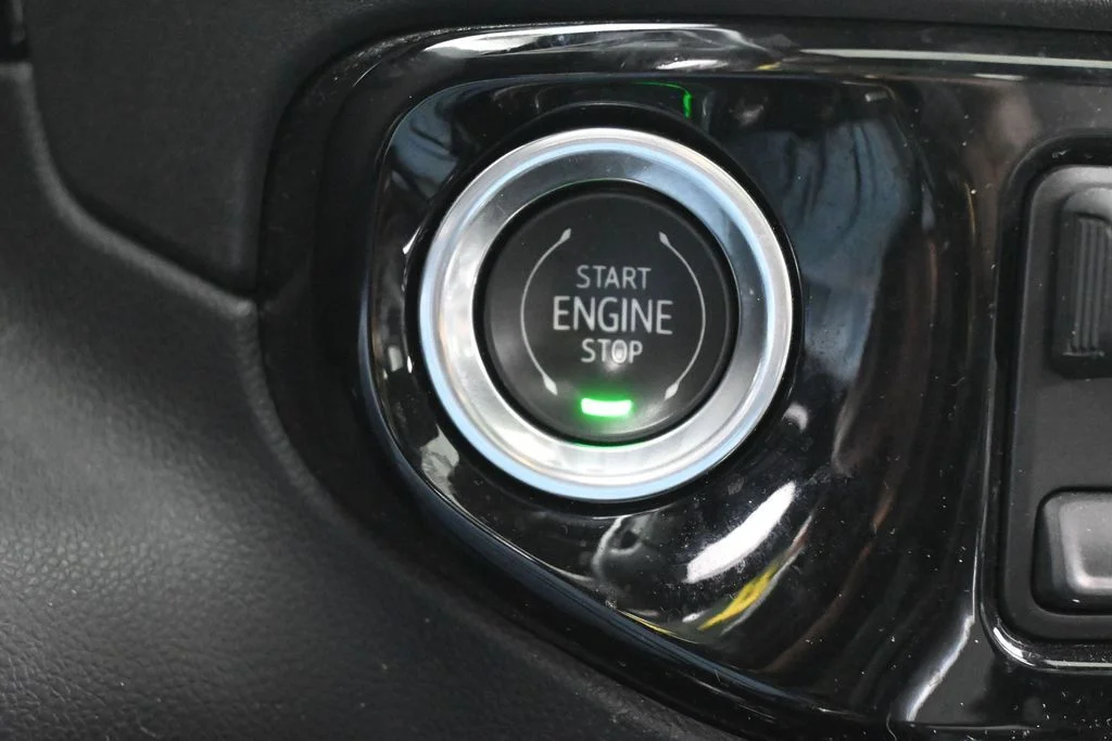 Used 2022 Summit White Chevrolet RST image 30