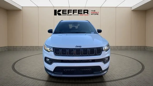 New 2026 White Jeep Latitude image 9