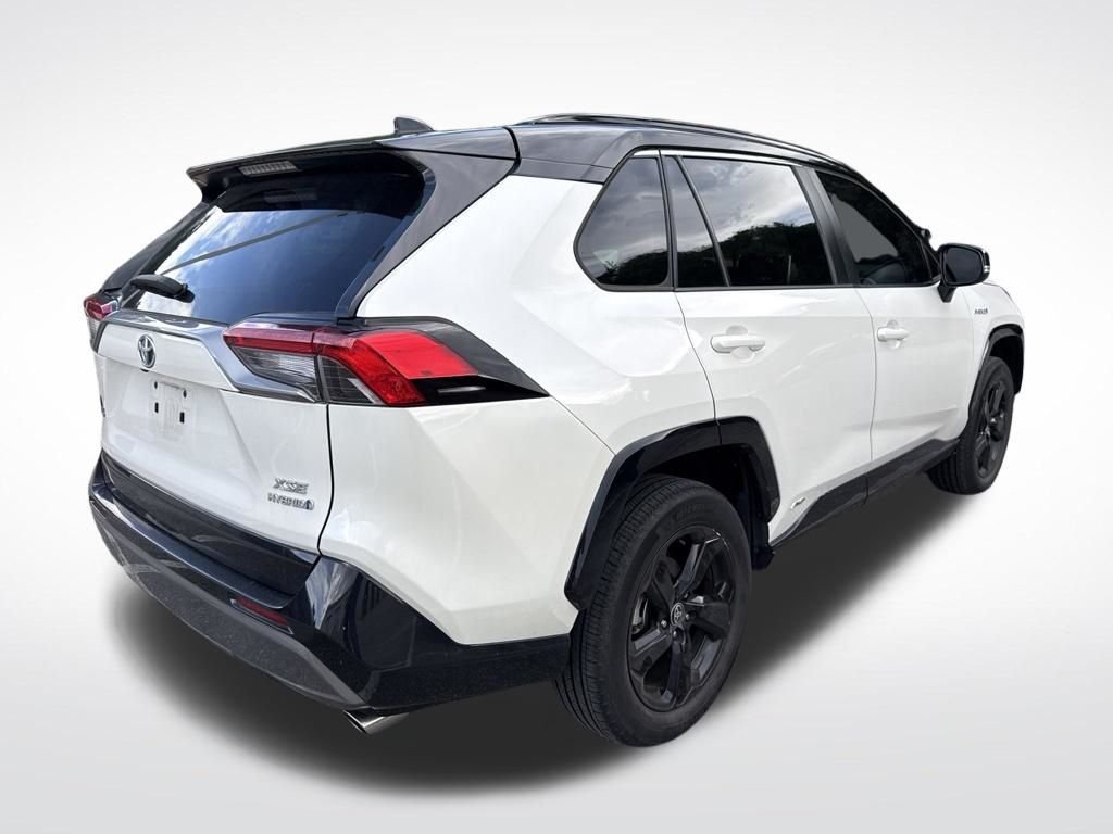 Used 2021 White Toyota XSE image 3