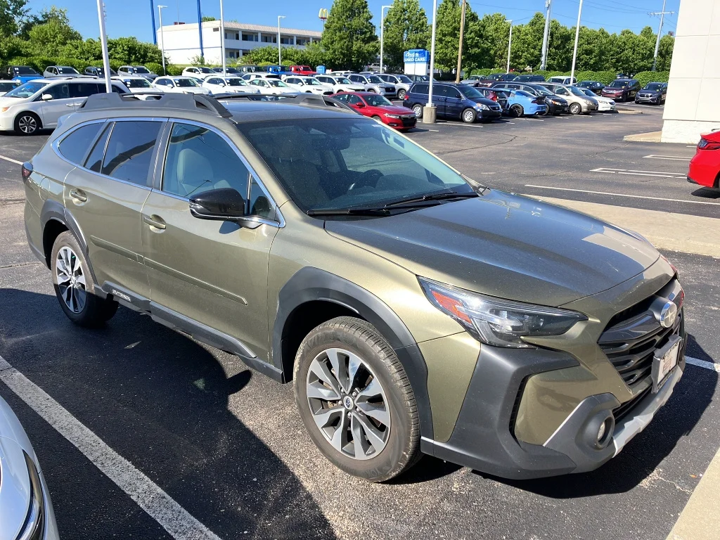 Used 2024 GREEN Subaru Limited image 31
