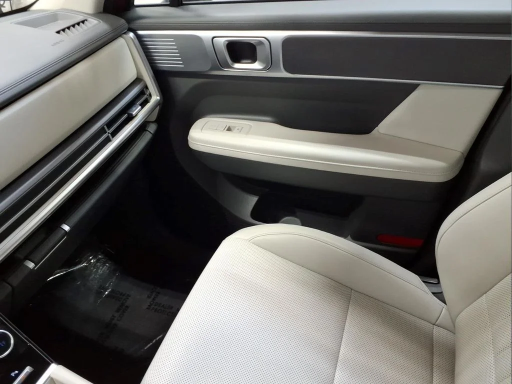 Certified Used 2025 Red Hyundai SEL image 20