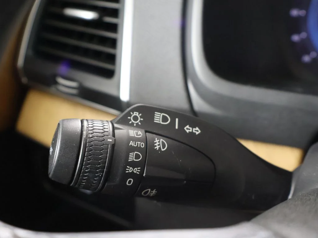 Used 2023 Silver Volvo B6 Core image 45