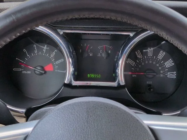 Used 2009 Black Ford V6 image 23